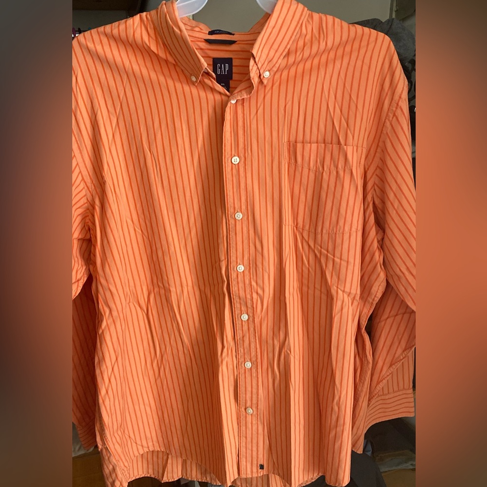 Gap relaxed fit button down. Size XXL. Only worn twice.